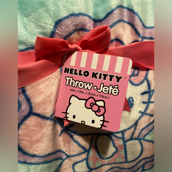 NWT Hello Kitty Mermaid Fleece Throw Blanket - Picture 2 of 5